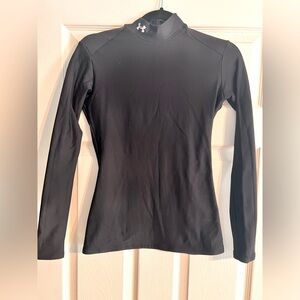 Women’s Medium Black Underarmor Fitted Longsleve